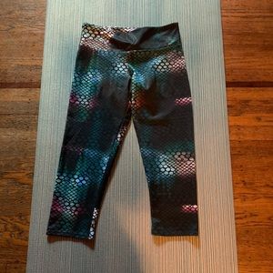 Onzie Capri Leggings - S/M